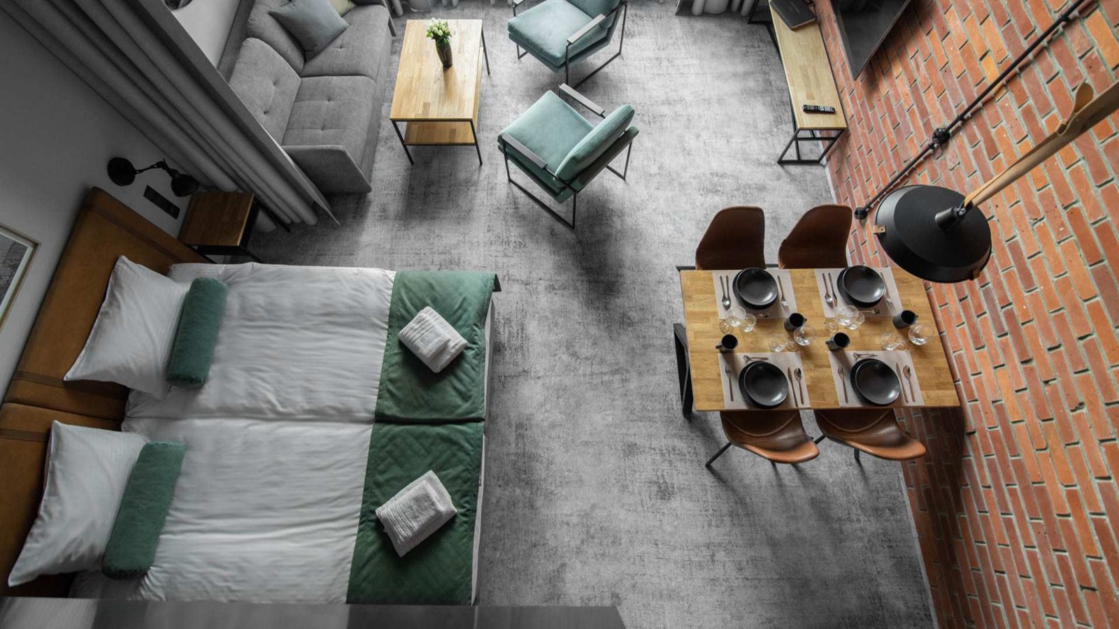 MONTOWNIA – loft hotelowy wykończony w stylu Aquamarine