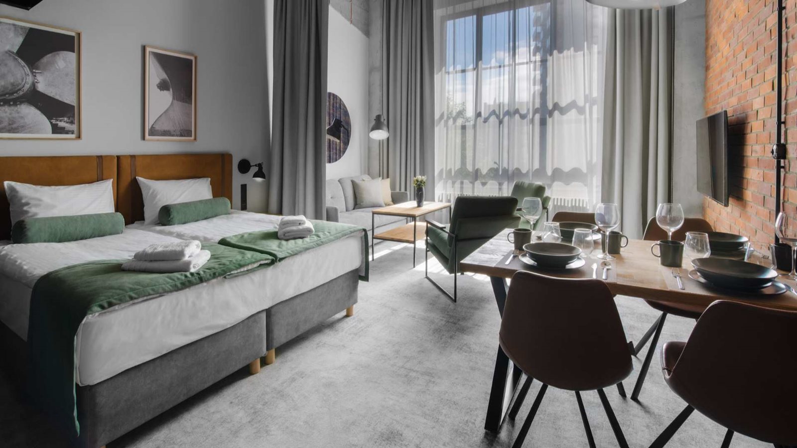 MONTOWNIA – loft hotelowy wykończony w stylu Aquamarine