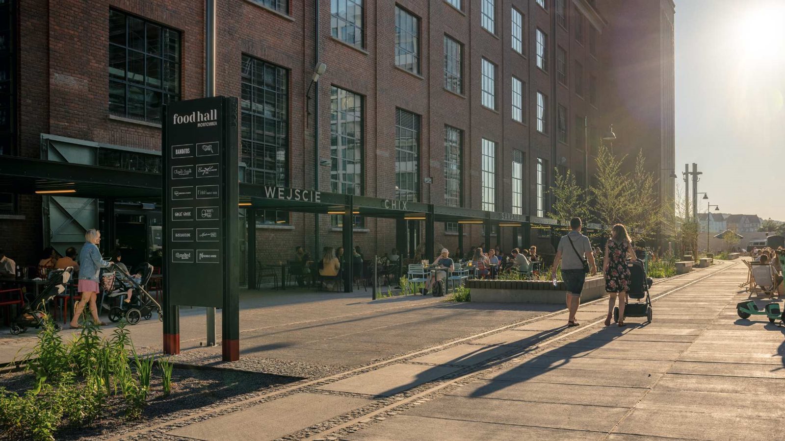 MONTOWNIA – plac miejski i aleja DOKI